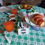 Domus Linda Bed & Breakfast